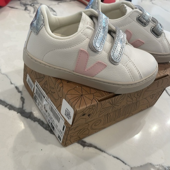 Veja toddler size 10 Esplar chromefree leather toddler shoes - Picture 2 of 5